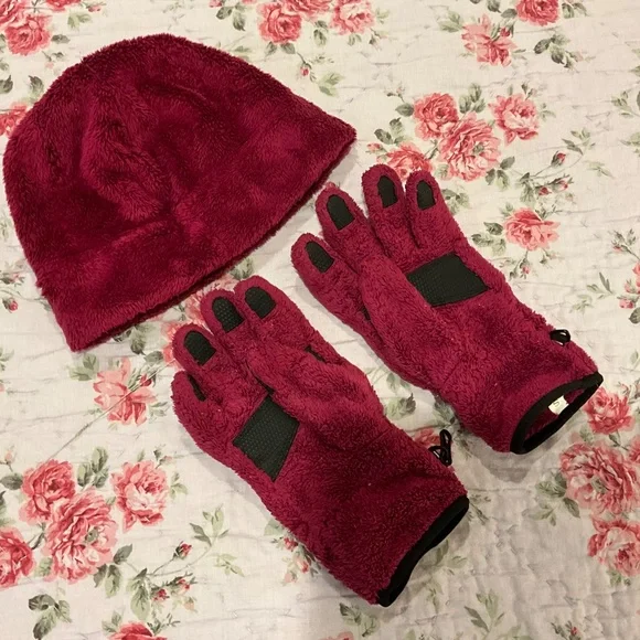 The North Face Purple Fleece Denali Beanie Hat Matching Gloves - Picture 2 of 8